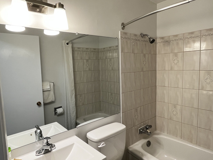 Bathroom 4, Anavada Inn & Suites - Prince George, Fraser-Fort George