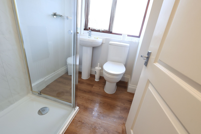 Bathroom 3, Fosfelle Cottages, Devon
