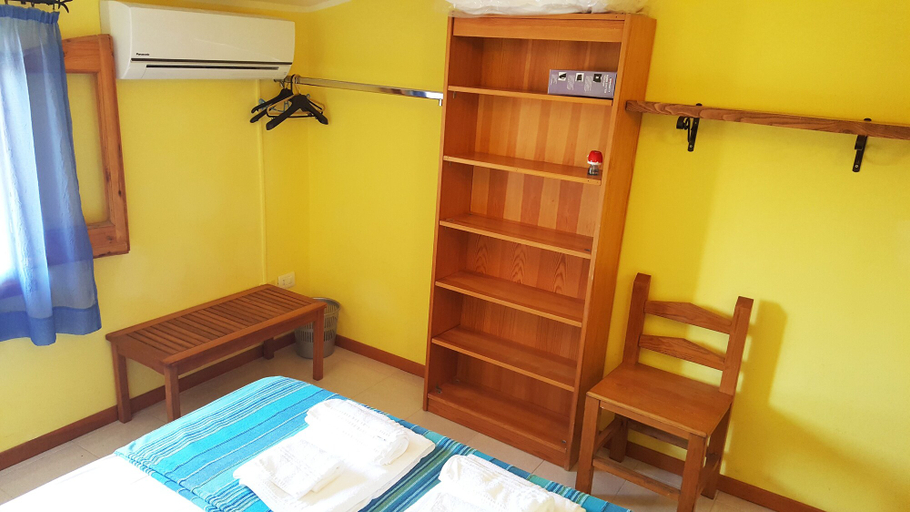 Bedroom 3, La Baia Apartments, Oristano