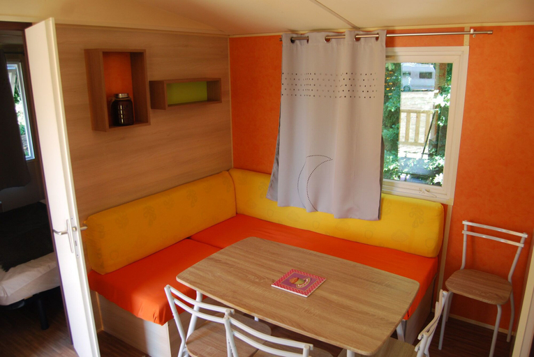 Others 5, Camping La Licorne, Seine-et-Marne