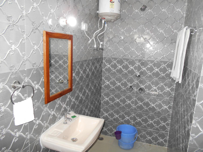 Bathroom 6