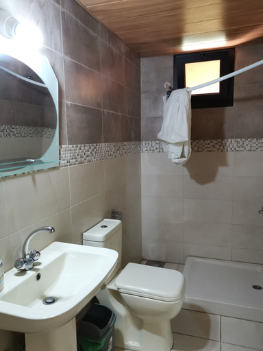 Bathroom 3, Suiteness Deir El Qamar, Chouf