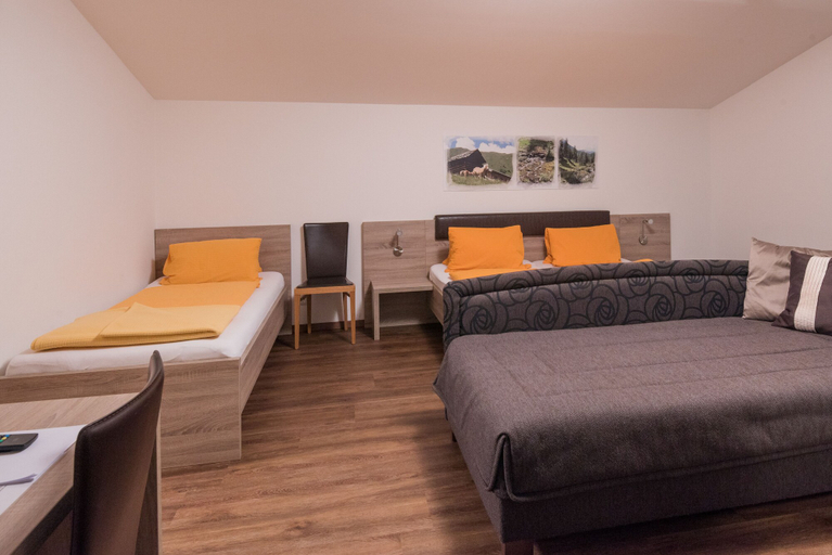 Bedroom 3, Gästehaus Zwischenberger, Spittal an der Drau