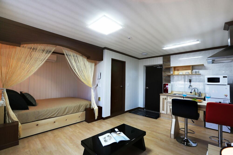 Bedroom 2, Illua Pension, Tongyeong