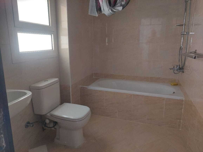 Bathroom 3, La bonita compound, Al-Ghurdaqah