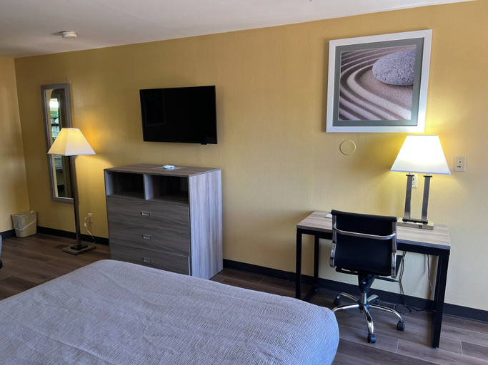 Bedroom 3, Quality Inn Bay City TX, Matagorda
