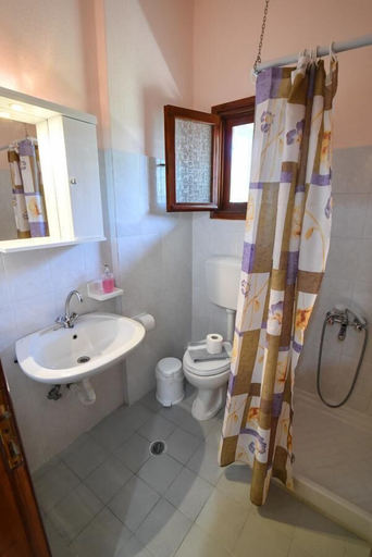 Bathroom 5, Studios Filippos, Thessaly