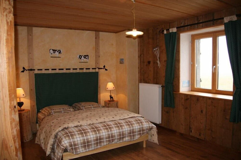 Bedroom 3, Chambres d'Hôtes La Fée Verte, Doubs