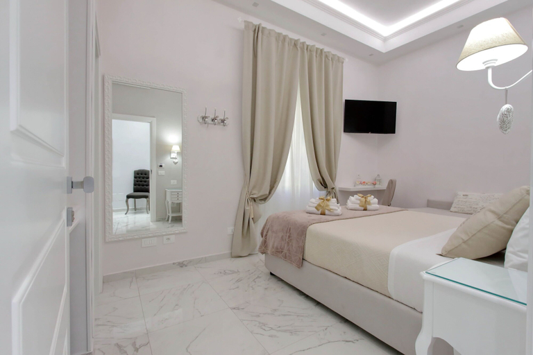 Bedroom 4, Roman Holiday Colosseo, Rome
