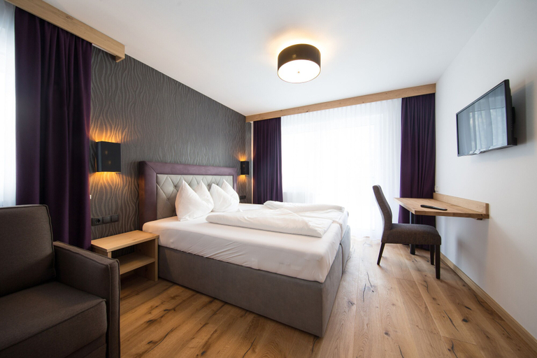 Bedroom 2, Lakeside by A CASA, Imst