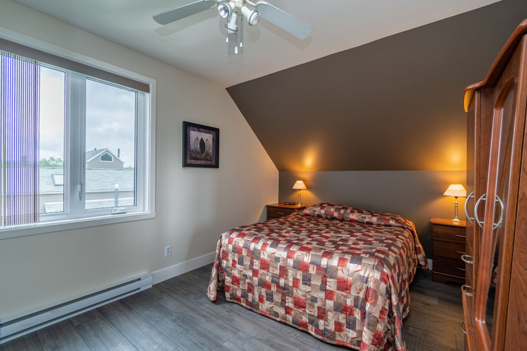 Bedroom 1, Condos Vacances MSA CONDO, La Côte-de-Beaupré