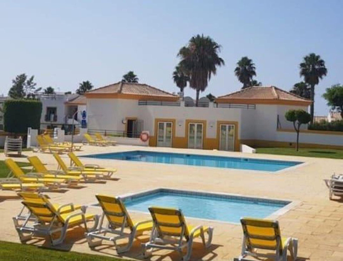 Pool 4, 1-bed - Sleeps 4 - Free Parking & Balcony, Albufeira