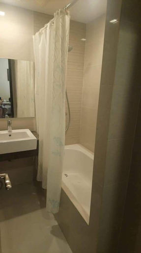 Bathroom 2, Mactan Newtown Condotel for Rent, Lapu-Lapu City
