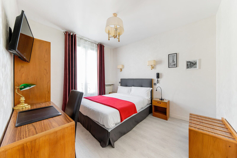Bedroom 3, Crystal Hotel, Hauts-de-Seine