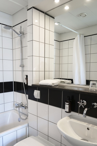 Bathroom 5, Hotel Alexandra, Copenhagen