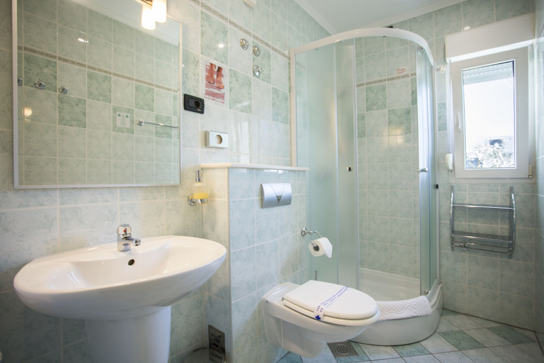 Bathroom 4, Hotel More, Split