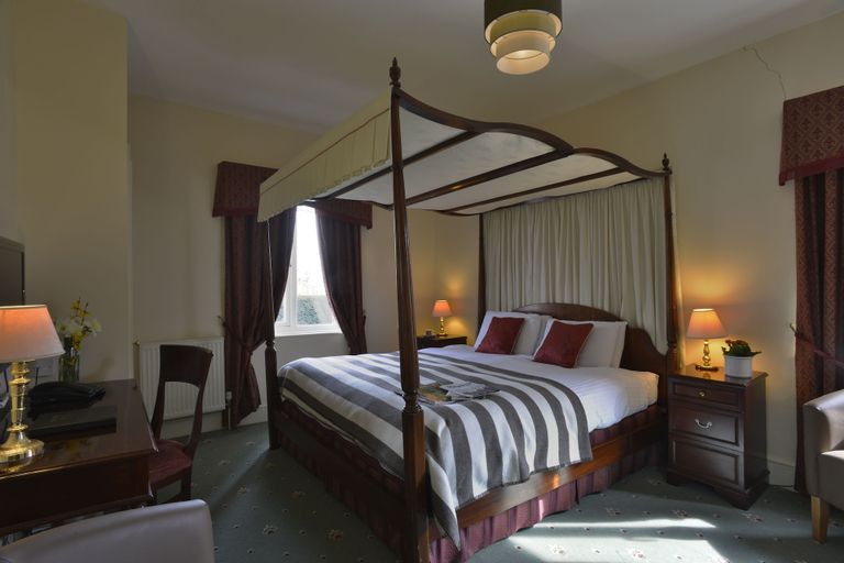 Bedroom 2, Taunton House Hotel, Somerset