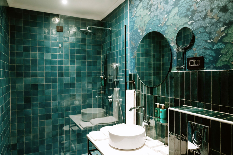 Bathroom 3, Hotel septembar