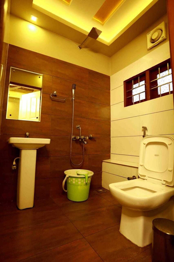 Bathroom 3, Double Decker Houseboat, Alappuzha