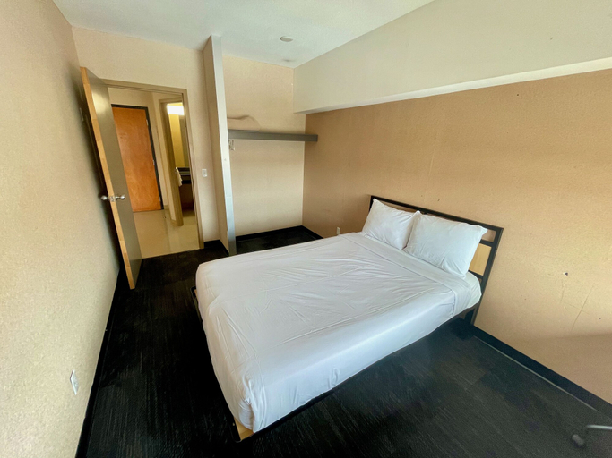 Bedroom 2, Residence & Conference Centre - Ottawa West, Ottawa