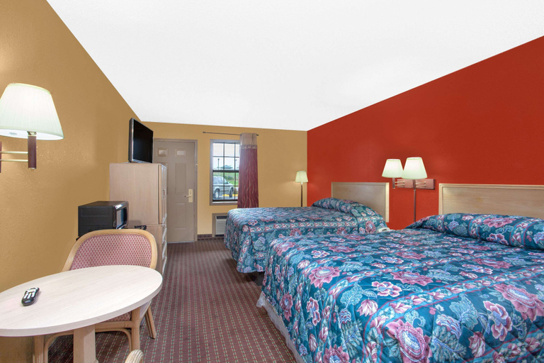 Bedroom 4, Knights Inn Wildersville, Henderson