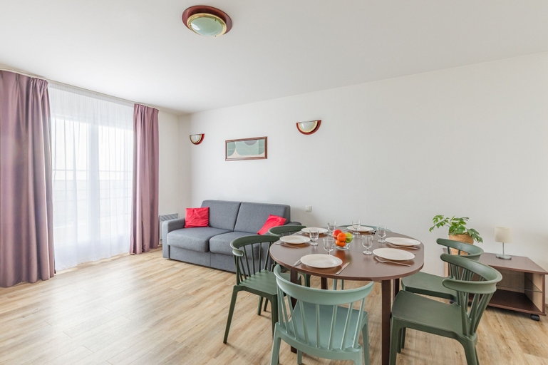 Dining Room 4