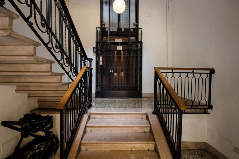 Elevator, notaMi - Cinque Vie Top Floor City Center, Milano