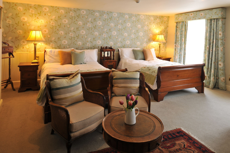 Bedroom 2, The Old Vine, Hampshire
