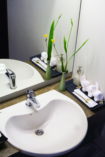 Bathroom 4, Rabbiz Hill Resort, Kang Hang Maeo
