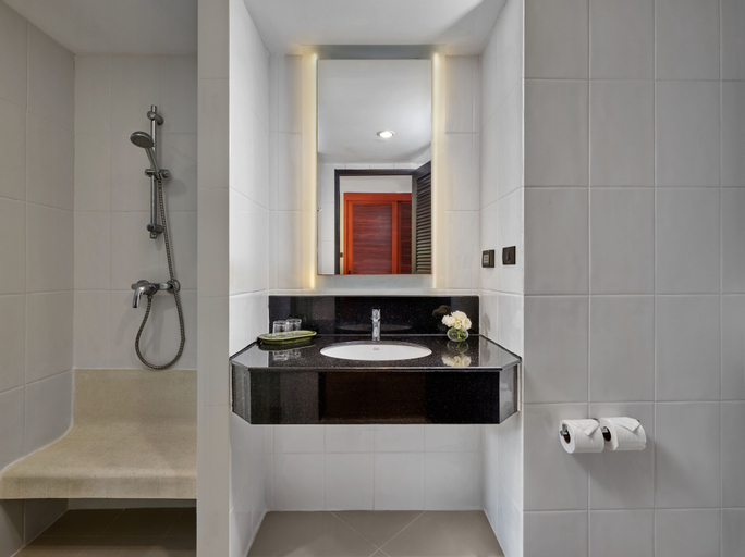 Bathroom 7