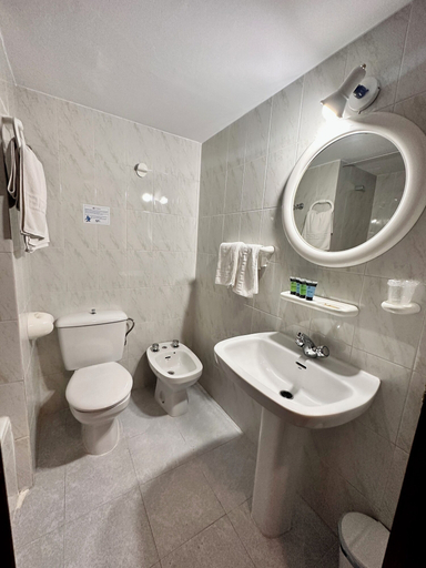 Bathroom 4, Hotel El Paraiso, Murcia
