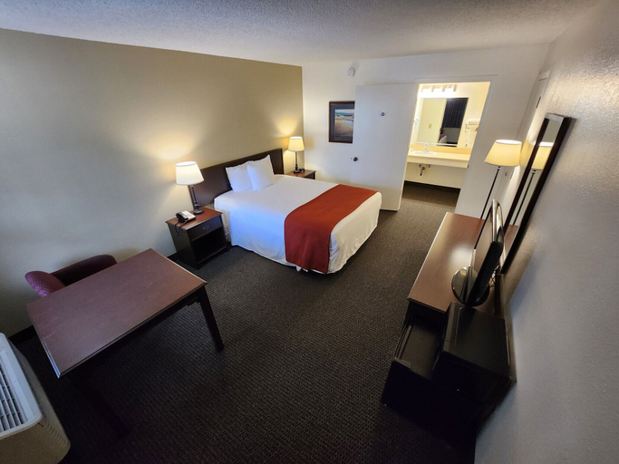 Bedroom 3, Budget Motel, Minidoka