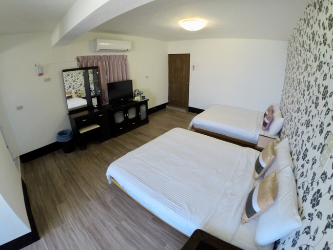Bedroom 2, Good Things, Pingtung