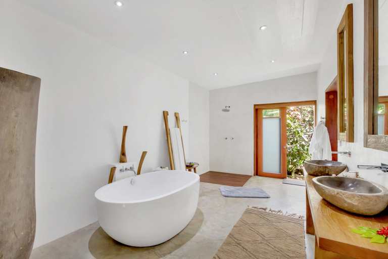 Bathroom 5, Tides Reach Resort, Cakaudrove