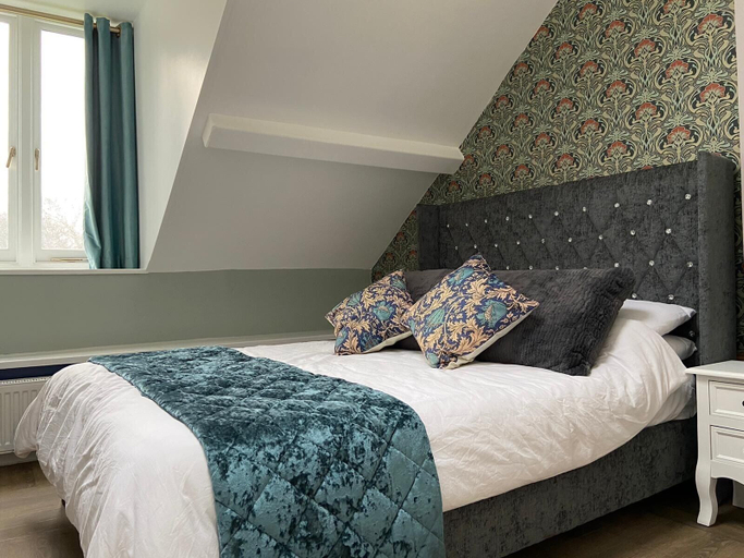 Bedroom 3, Croydon Hall, Somerset