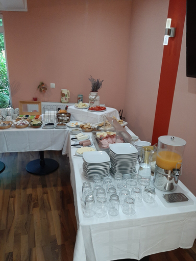 Food & Drinks 4, Pensiune Safrane, Baile Herculane