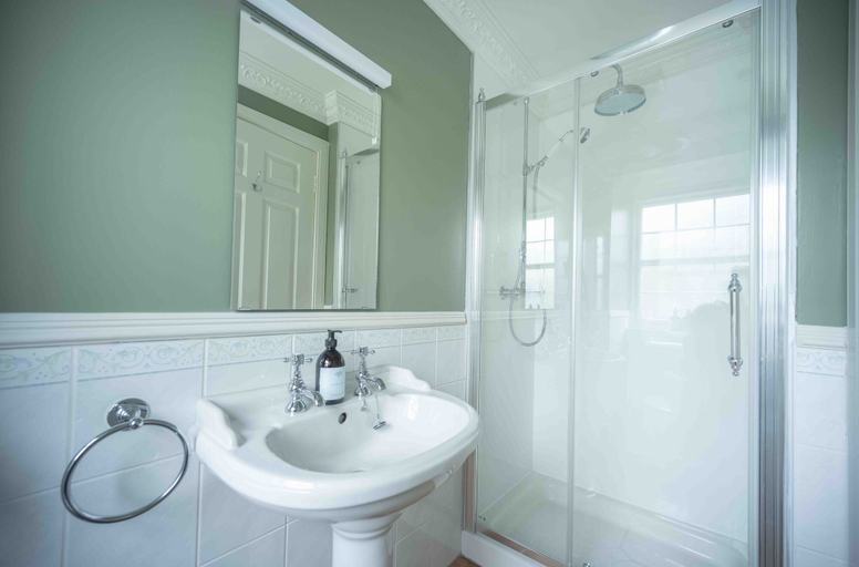 Bathroom 4, Cross Keys Inn, Scottish Borders