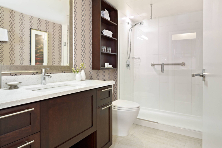 Bathroom 5, Residence Inn by Marriott Vancouver Downtown, Greater Vancouver