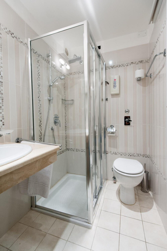 Bathroom 5, Hotel Flora, Milano