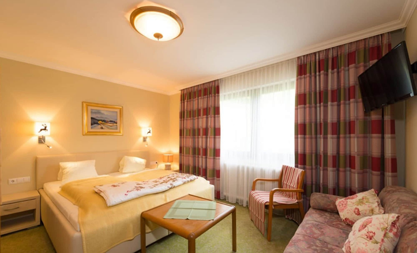 Bedroom 3, Hotel Vitaler Landauerhof, Liezen
