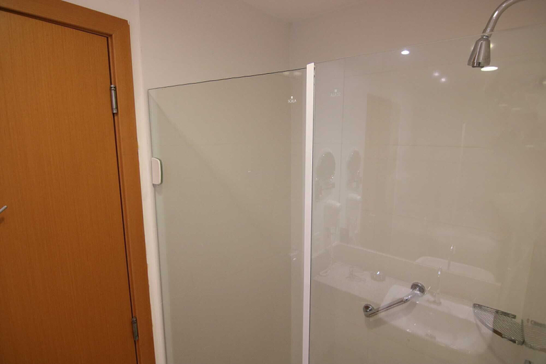 Bathroom 5, Samba Linhares, Linhares