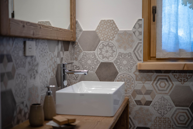 Bathroom 3, Fleur des Neiges, Aosta