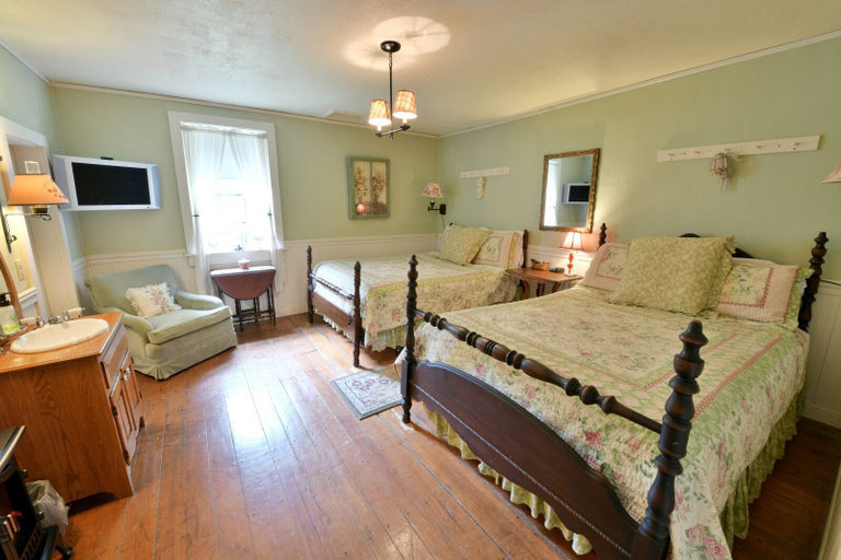 Bedroom 3, The Pines of Dresden B&B, Muskingum