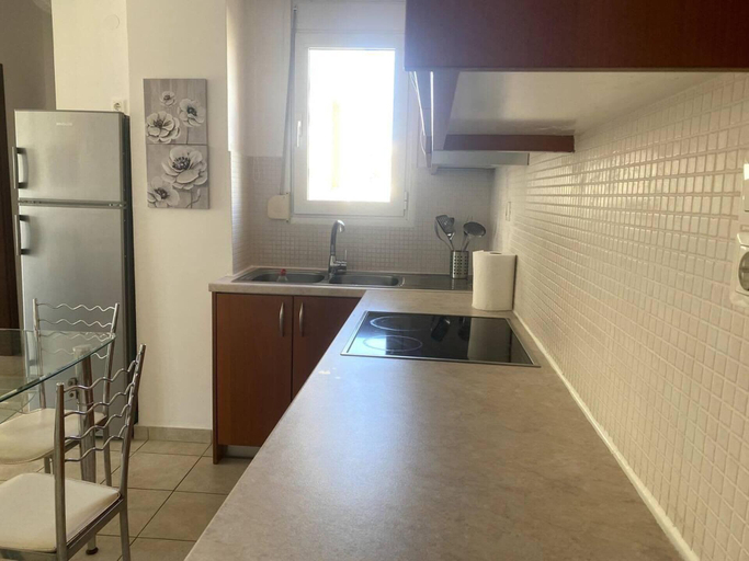 Private kitchen 4, Impeccable Apt Sleeps 5 in Heraklion, Crete