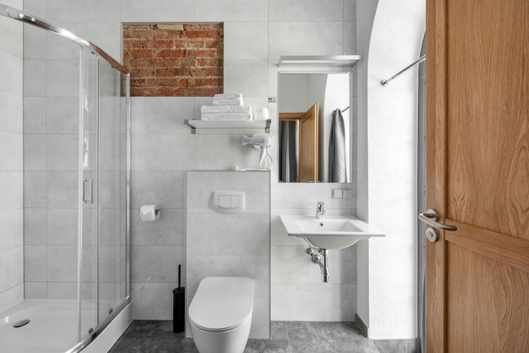 Bathroom 4, Piano Apartments, Kauno