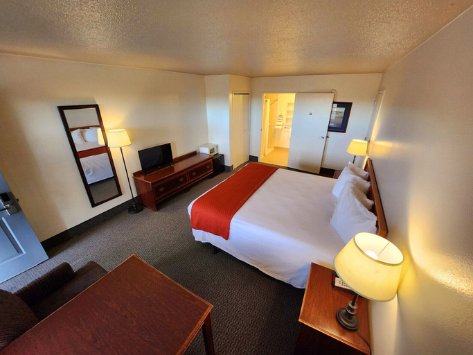 Bedroom 5, Budget Motel, Minidoka