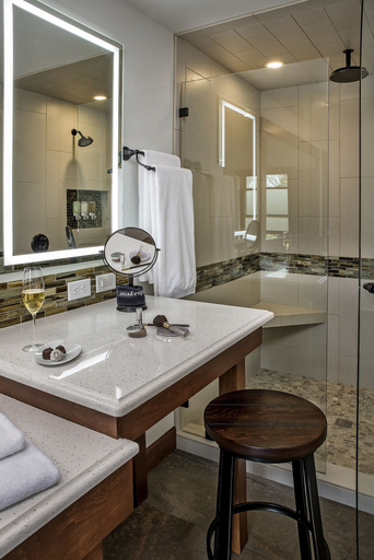 Bathroom 4, Youngberg Hill, Yamhill
