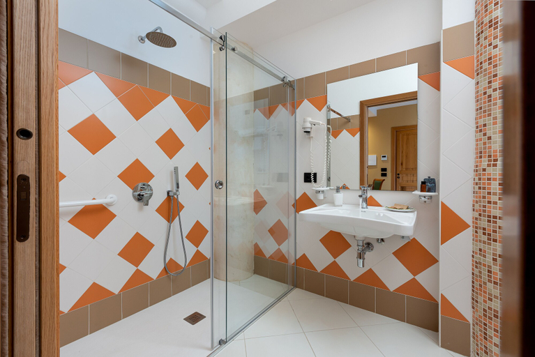 Bathroom 4, Hotel Sicilya, Trapani