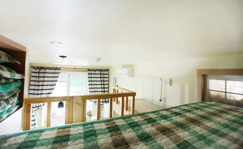 Bedroom 2, Cheongpyeong Mulsori Pension, Gapyeong