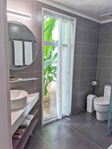 Bathroom 3, Blue Joys Marine Sports Resort, San Juan